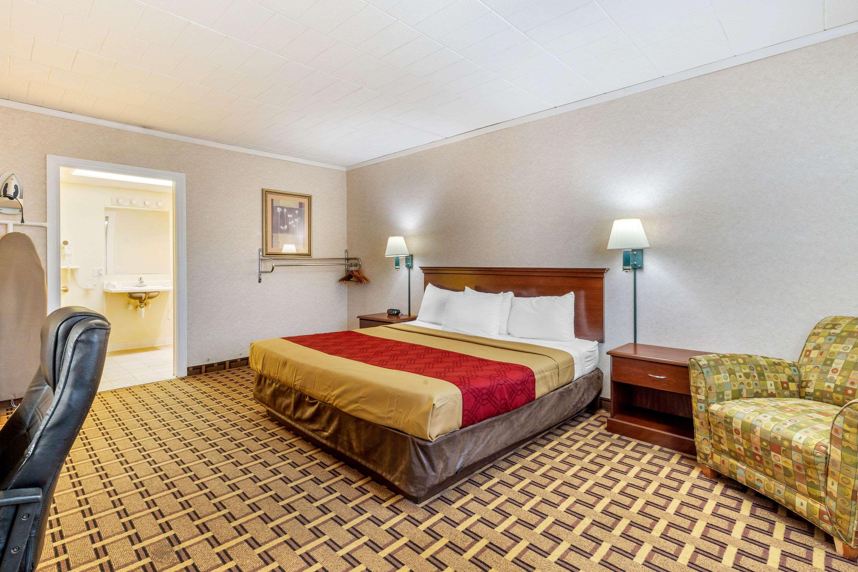 Rodeway Inn Mystic Extérieur photo