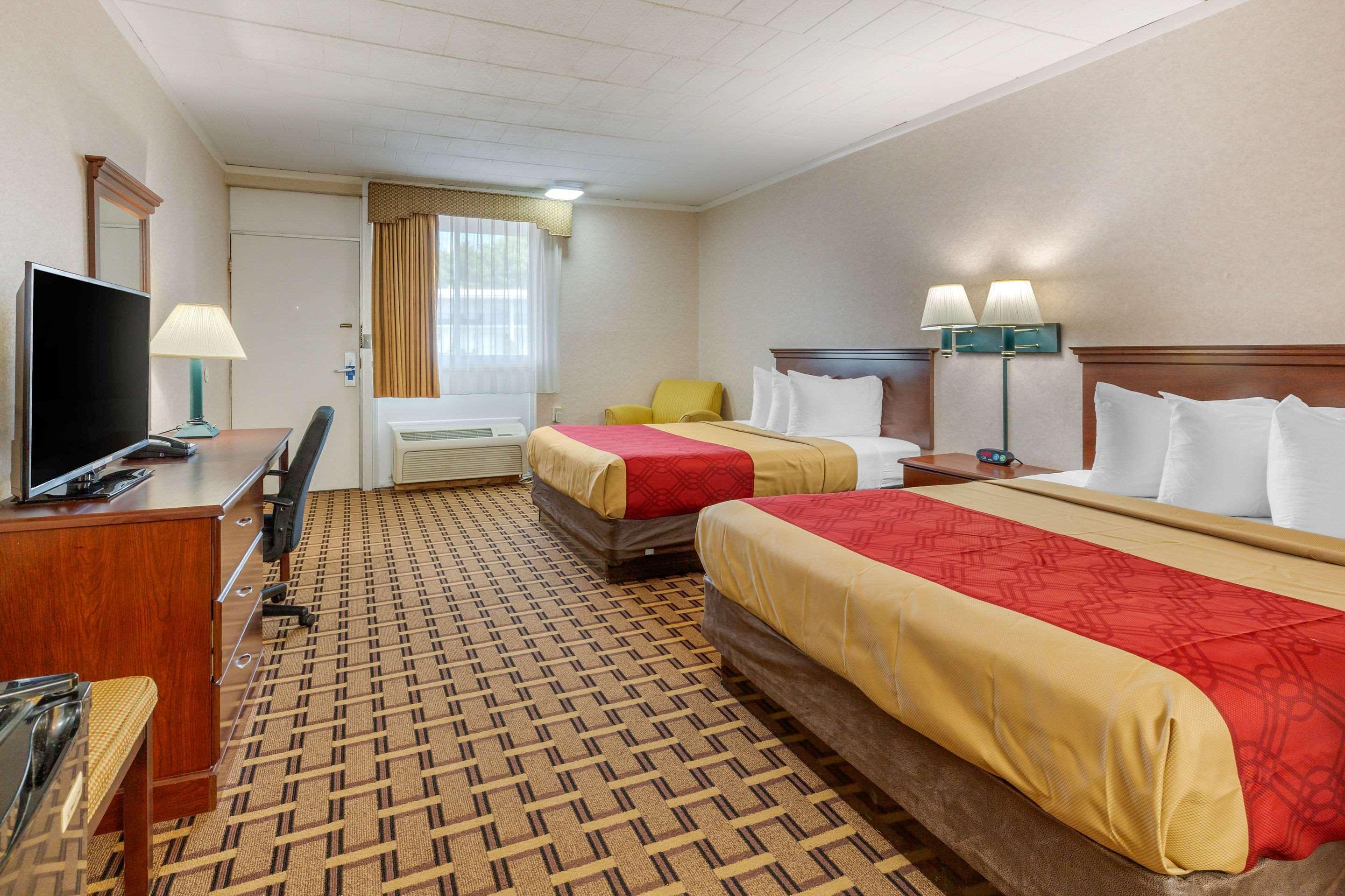 Rodeway Inn Mystic Extérieur photo