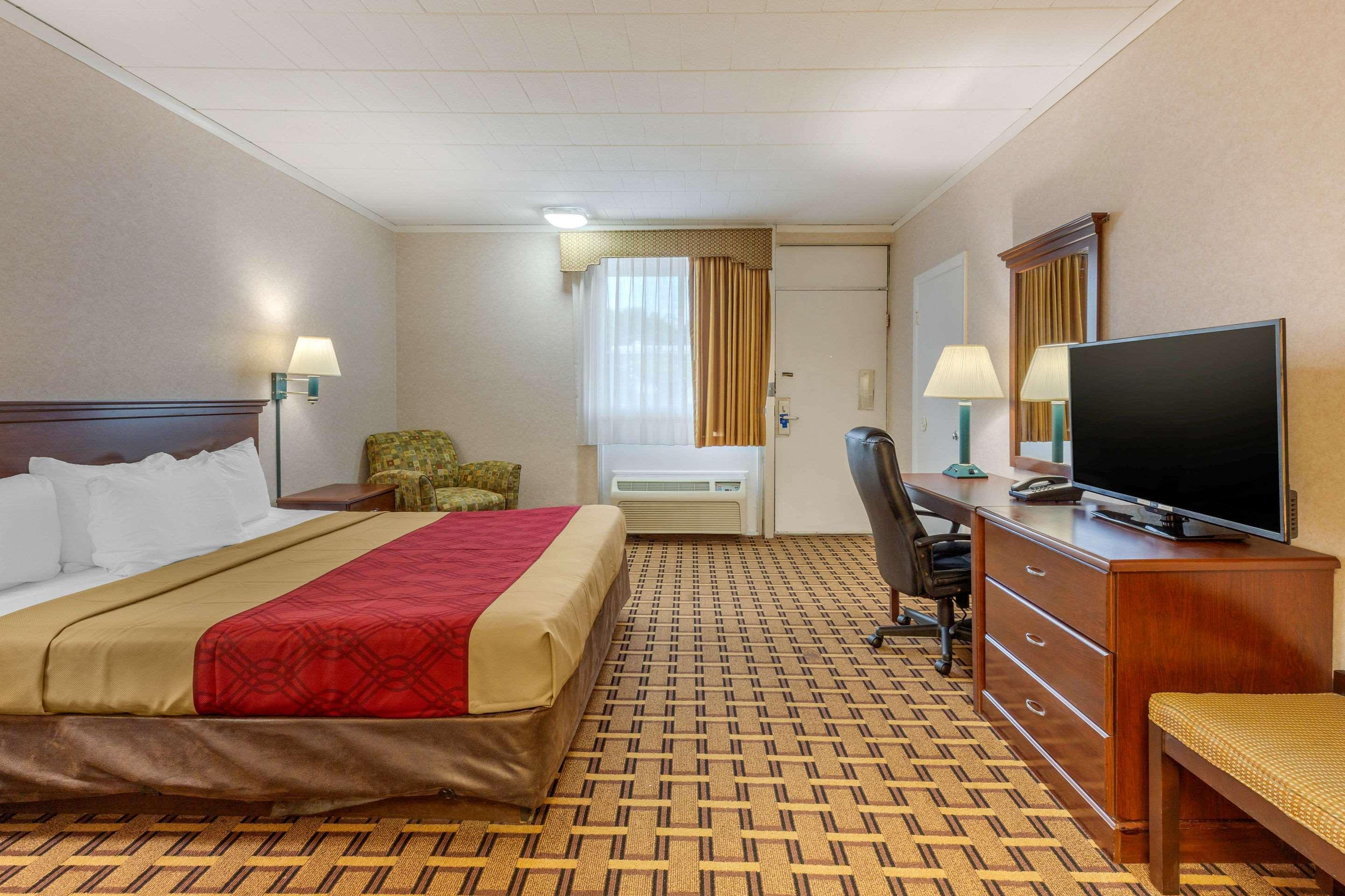 Rodeway Inn Mystic Extérieur photo