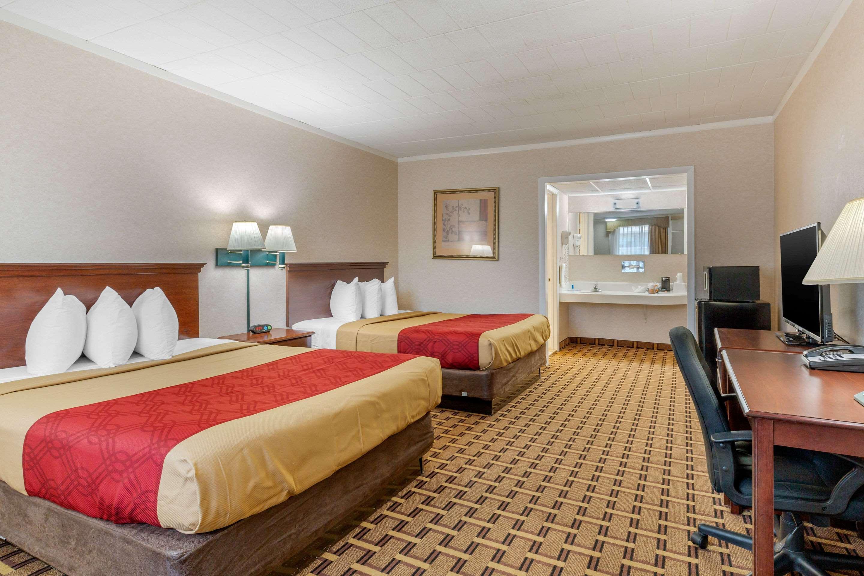 Rodeway Inn Mystic Extérieur photo
