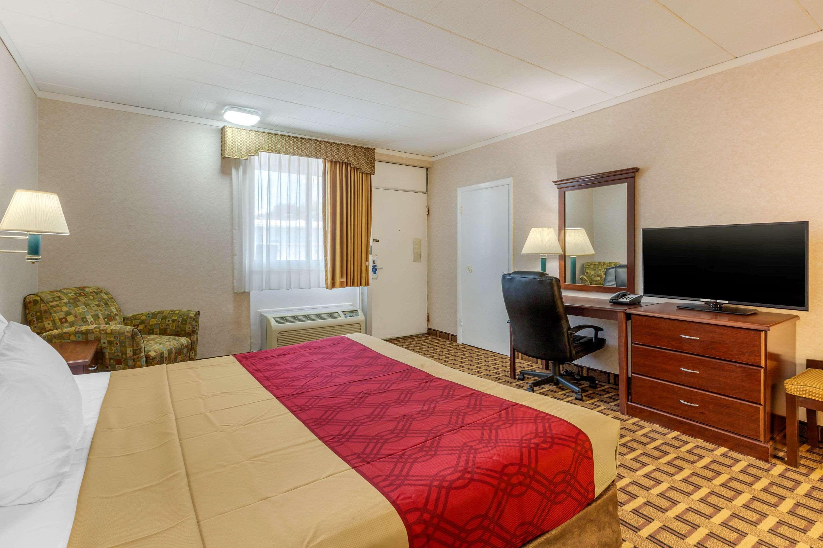 Rodeway Inn Mystic Extérieur photo