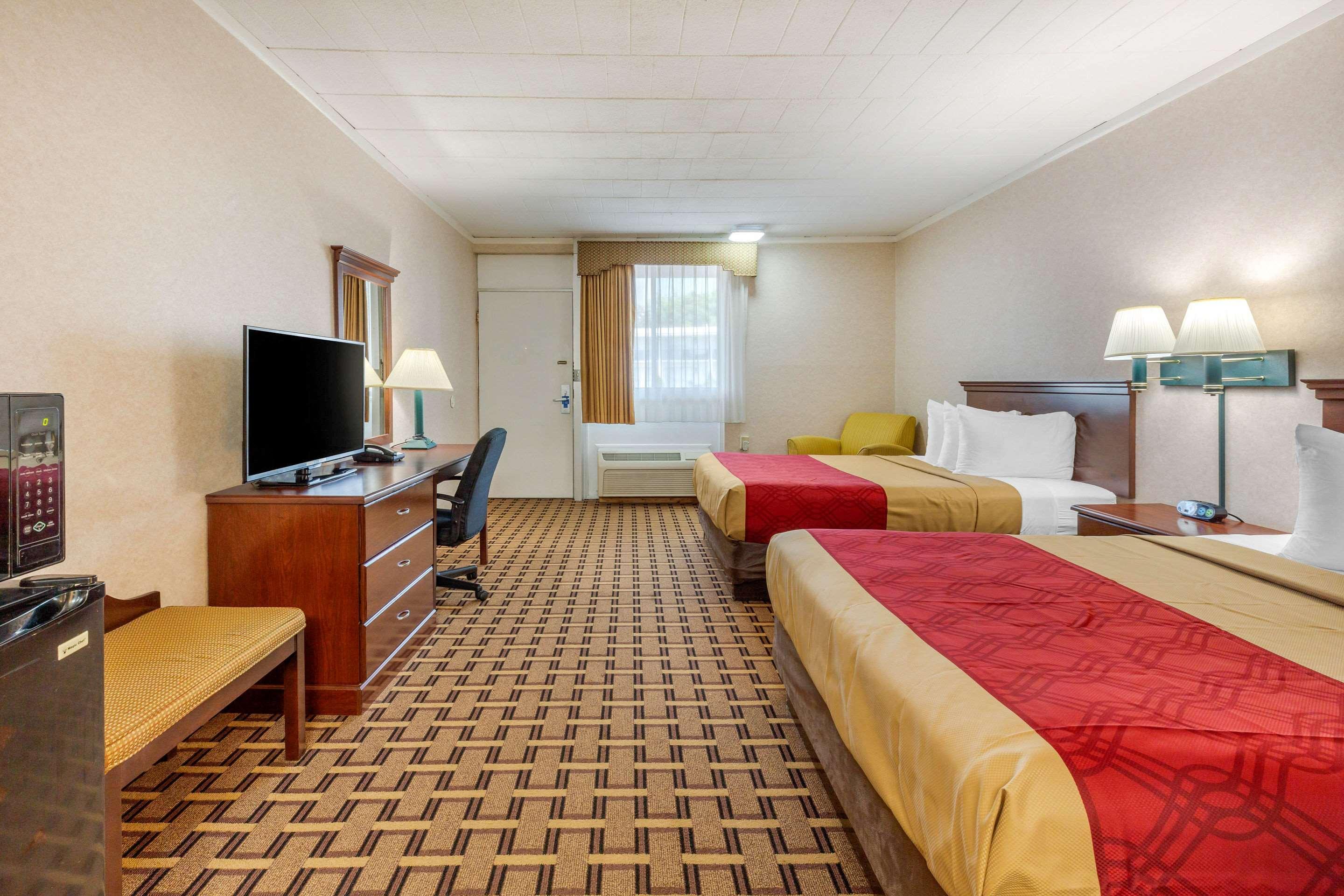 Rodeway Inn Mystic Extérieur photo