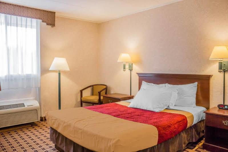 Rodeway Inn Mystic Extérieur photo