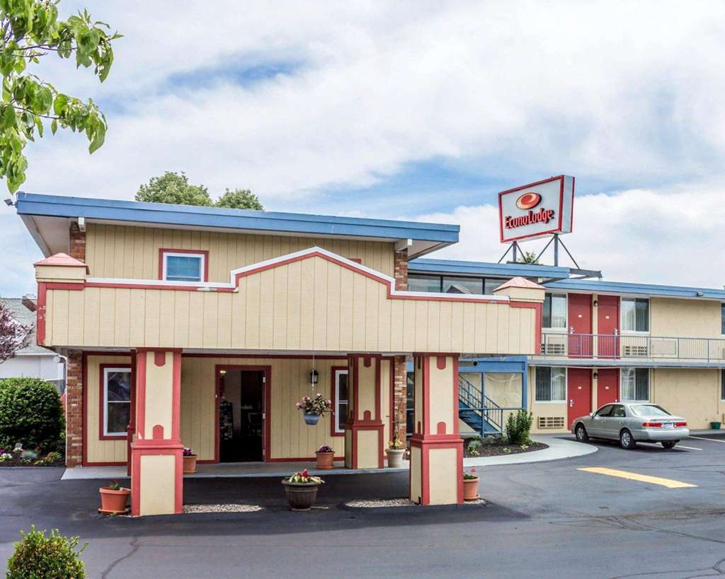 Rodeway Inn Mystic Extérieur photo